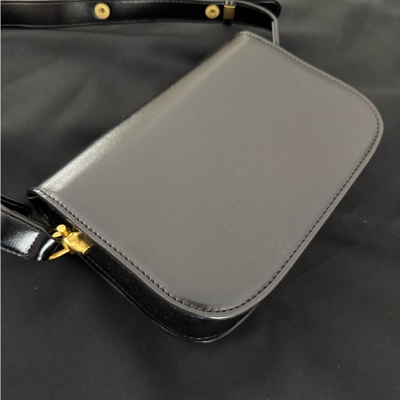 Elegant Black Leather Bag - Picture 6 of 9